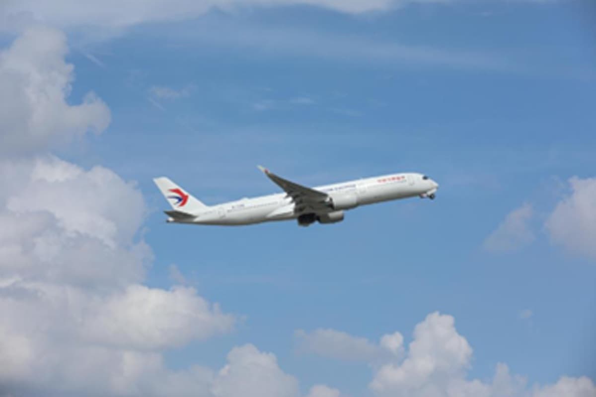 China Eastern Airlines vermehrt die Flüge nach Paris und Madrid