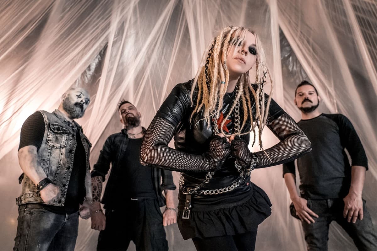 EXILIA entfesselt ihr siebtes Album "Heroes and Dust"